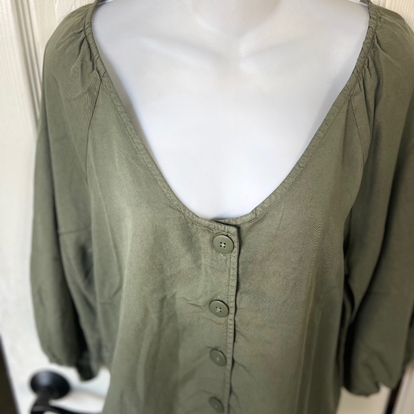 Sanctuary Mila Solid Hued Green Lyocell Button down Half sleeve top - Picture 6 of 8